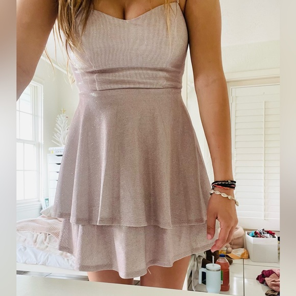 Sparkling rose mini dress - Picture 4 of 4